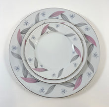 Load image into Gallery viewer, Feather-Pattern China Dinner Set
