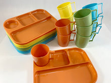 Load image into Gallery viewer, Vintage Plastic Picnic Trays and Mugs