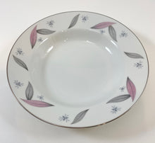 Load image into Gallery viewer, Feather-Pattern China Place Setting (5 pc)

