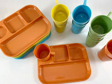 Load image into Gallery viewer, Vintage Plastic Picnic Trays and Mugs
