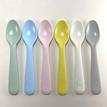 Load image into Gallery viewer, Plastic Kids Flatware in Pastel Colors
