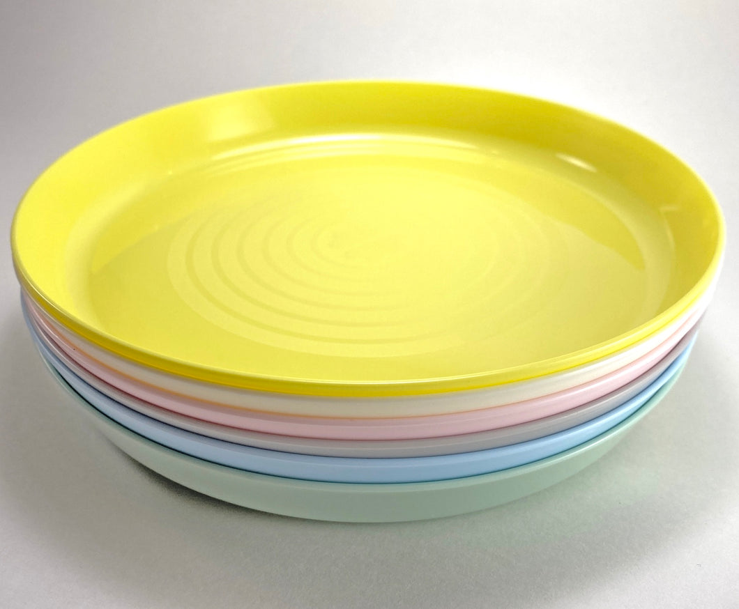 Plastic Kids Plates in Pastel Colors